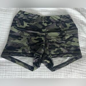 Camo Fleo shorts